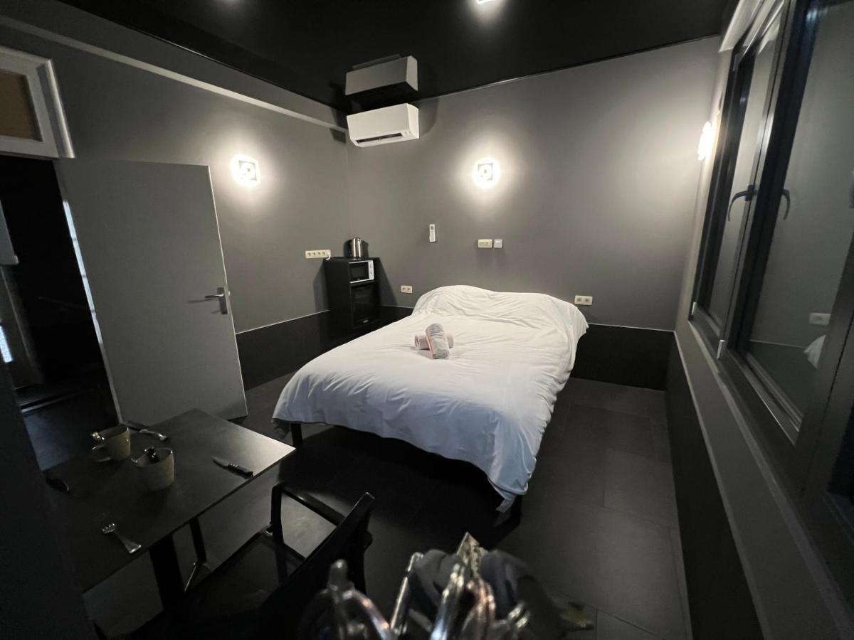 Logements Des Choraux ตูร์แน ภายนอก รูปภาพ