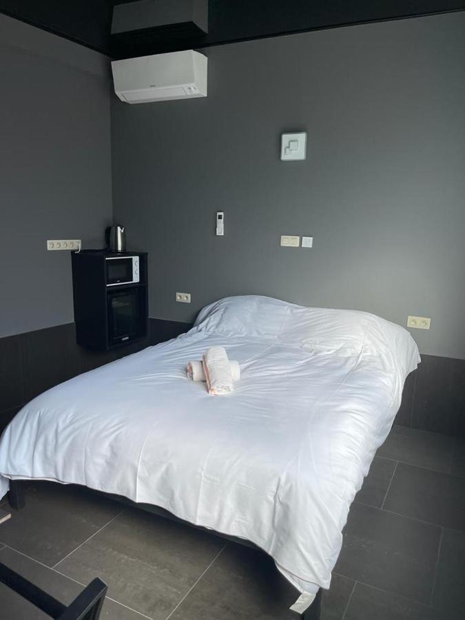 Logements Des Choraux ตูร์แน ภายนอก รูปภาพ